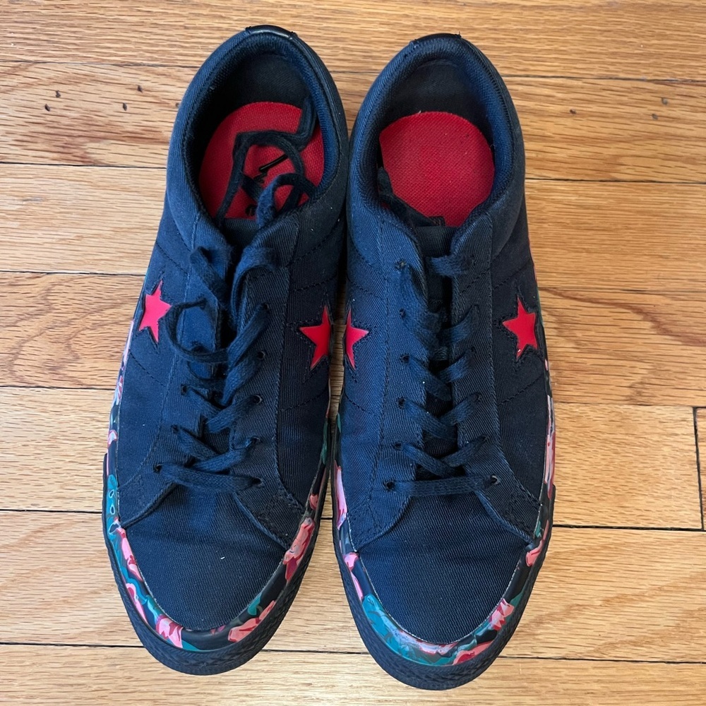 Converse Black Canvas Women's Low-Top Sneakers with Red Star Accent - Picture 2 of 10